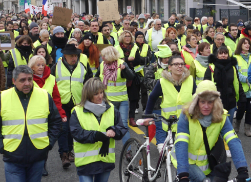 Les Gilets Jaunes qui lancent un appel à « la convergence des luttes » de retour à Vienne  lors de la Journée du samedi 17 octobre…