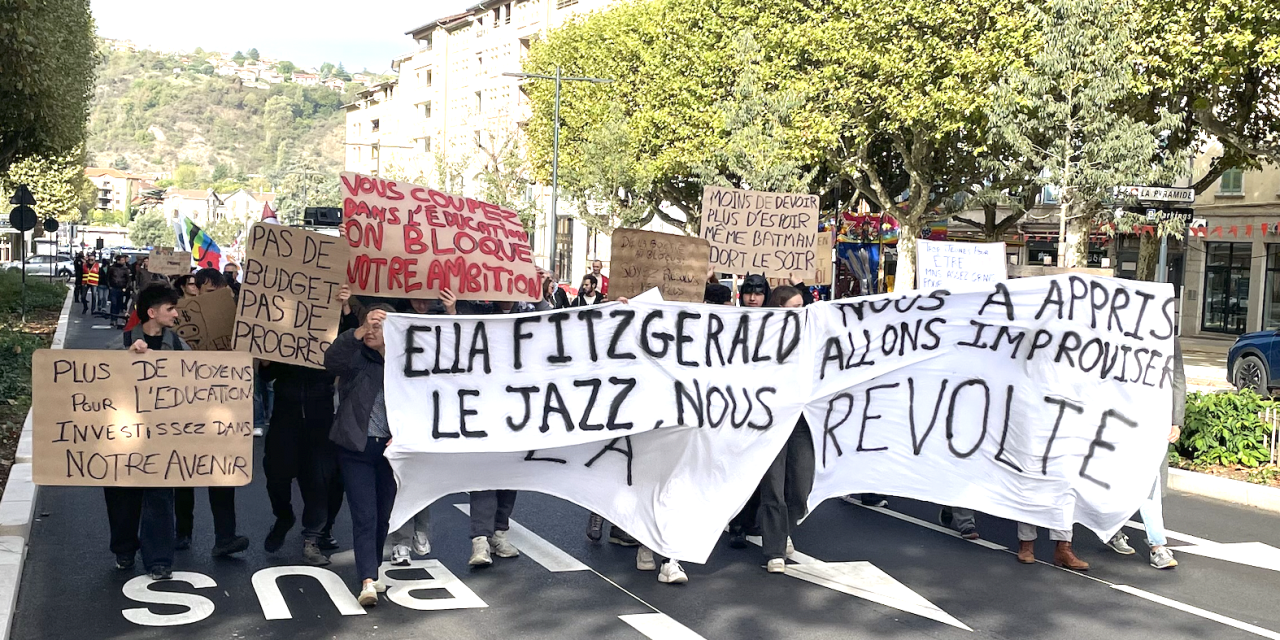 Mobilisations lycéennes : une manifestation menée par les élèves du lycée Ella Fitzgerald a défilé ce matin dans le centre de Vienne