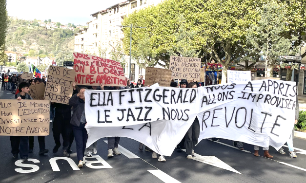 Mobilisations lycéennes : une manifestation menée par les élèves du lycée Ella Fitzgerald a défilé ce matin dans le centre de Vienne